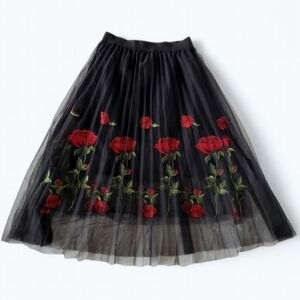 Ebroidered Pleated Tulle Rose Skirt Size Small